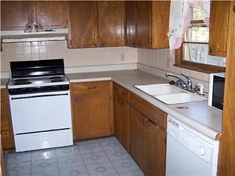 4th image of 11800 E 56th St