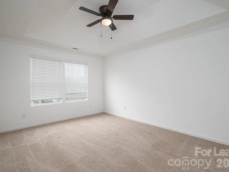 1004 Davis Hills Dr — Photo 16
