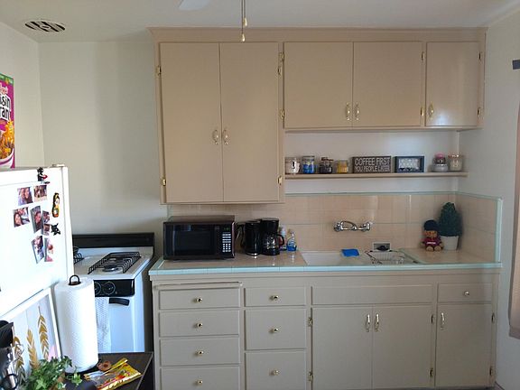3rd image of 69 Granada Ave APT D