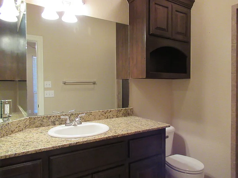 3341 Heritage Green Cir — Photo 31
