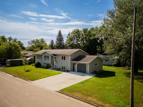 204 8th Ave E, Lisbon, ND 58054
