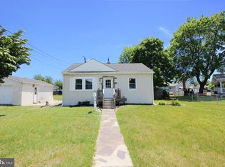 16 S Lincoln Ave, National Park, NJ 08063