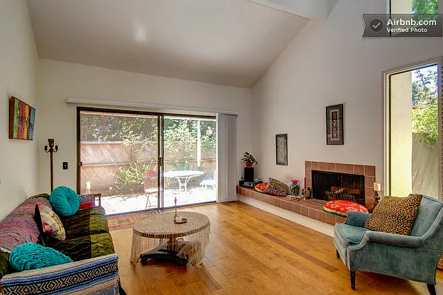 3 bed, 1.5 bath, 1387 sqft, $3,900 — Photo 1