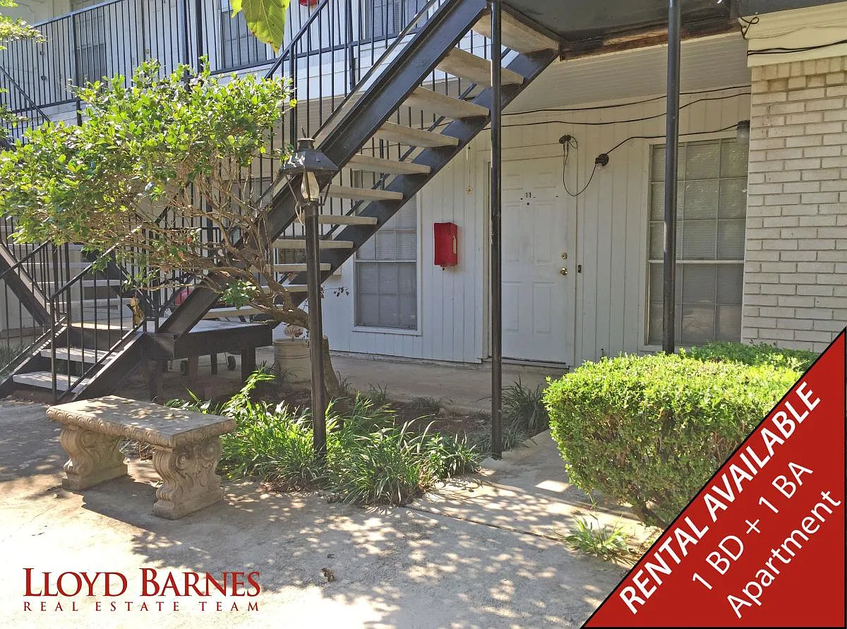 203 E Bowie Street — Photo 1