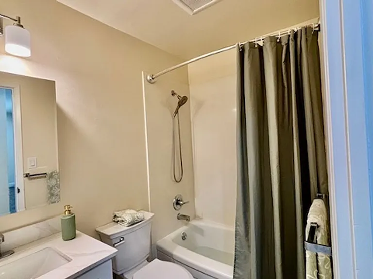 1730 Lacassie Ave — Photo 6