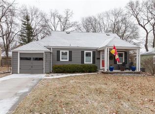 5919 Alhambra Dr, Fairway, KS 66205