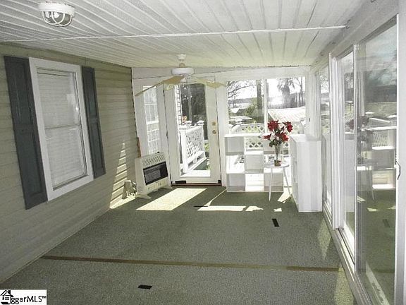 4th image of 32 Hall St