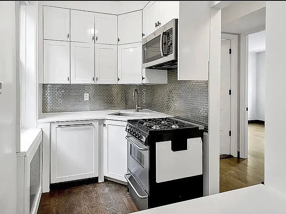 4th image of 885 10th Ave APT 2G