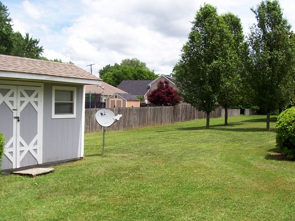 Large Back yard and Storage 