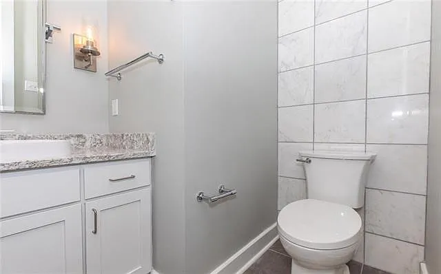 818 Howard Ave #402 — Photo 9
