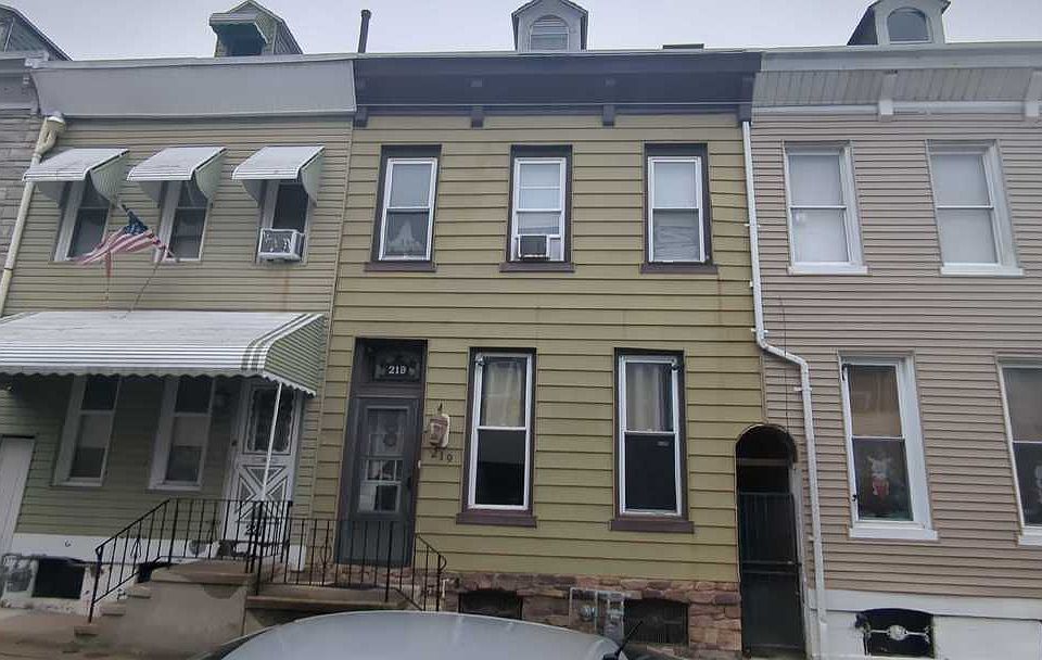 1st image of 219 Moss St