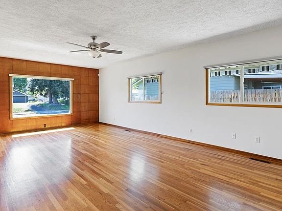 4th image of 901 E Everett Ave