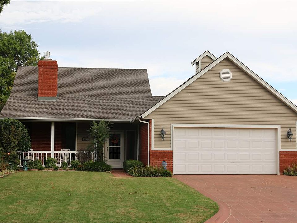 1st image of 607 NW Waterford Dr