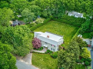 4 Karen Dr, Barrington, RI 02806