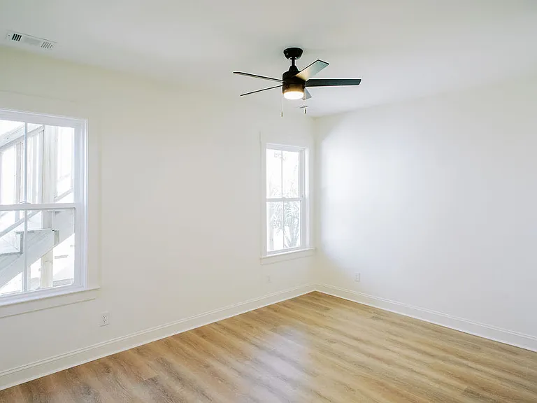 834 E Anderson St #B — Photo 10