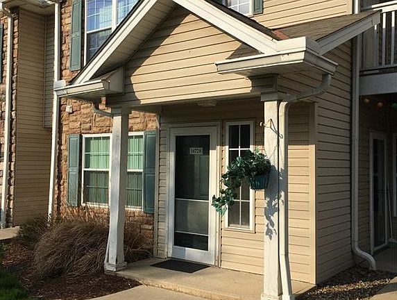 3rd image of 14728 Lenox Dr #128