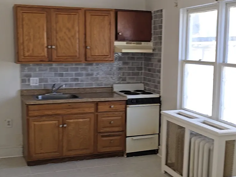 2318 Upland St #1 — Photo 2