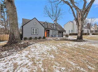 5552 Belinder Rd, Fairway, KS 66205