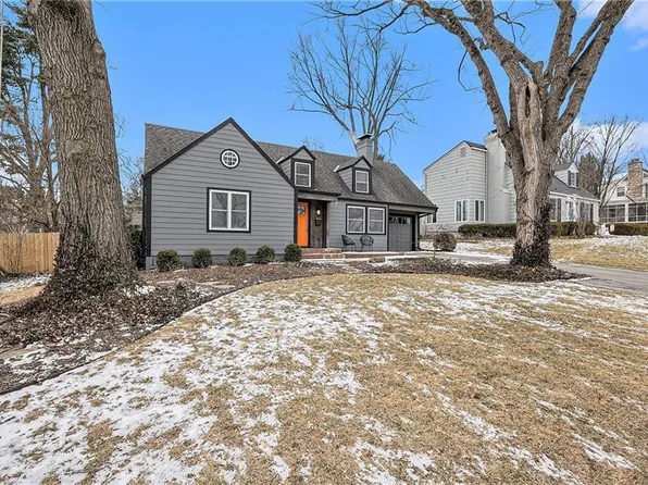 5552 Belinder Rd, Fairway, KS 66205