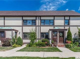 250 Cherry Valley Ave APT A1, Garden City, NY 11530