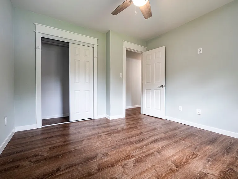 1104 Washington Dr — Photo 19