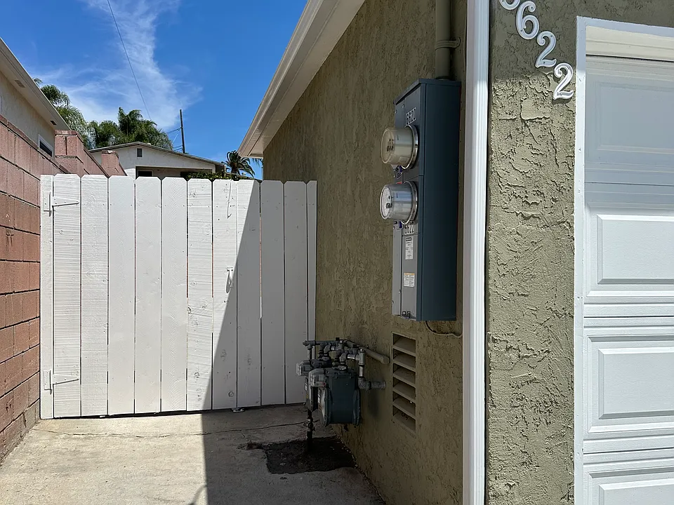 6622 Broadway #R