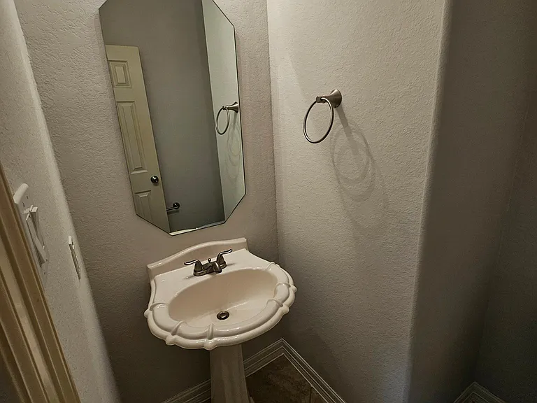 547 Birdsong Dr — Photo 12
