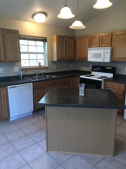 2nd image of 559 Moloney Dr