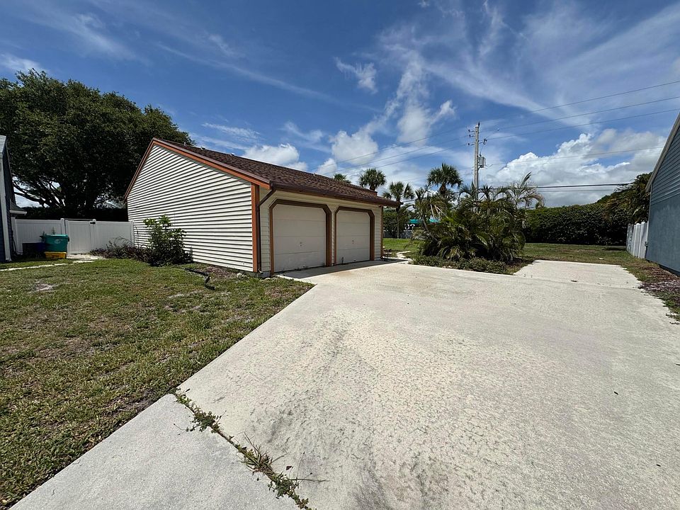 1st image of 23 Buxton Lane