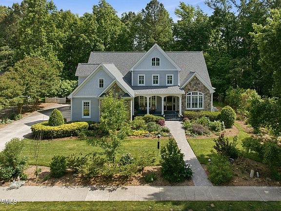 3rd image of 160 Tramore Dr