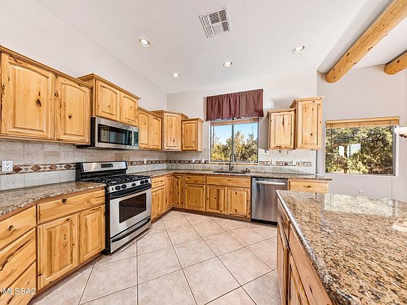 4th image of 3551 W Montgomery St