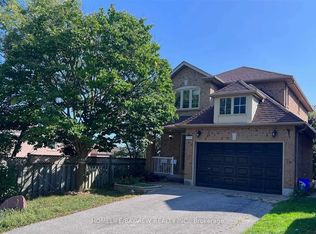 379 Carruthers Ave, Newmarket, ON L3X 2B8