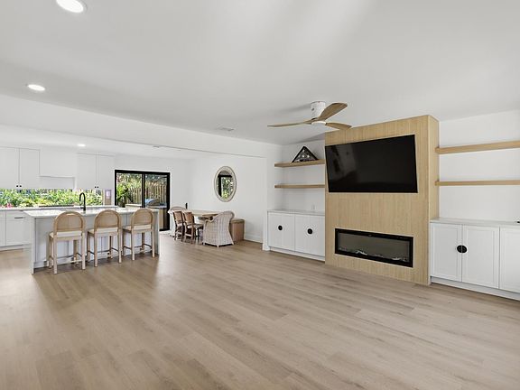5th image of 1001 Raintree Lane