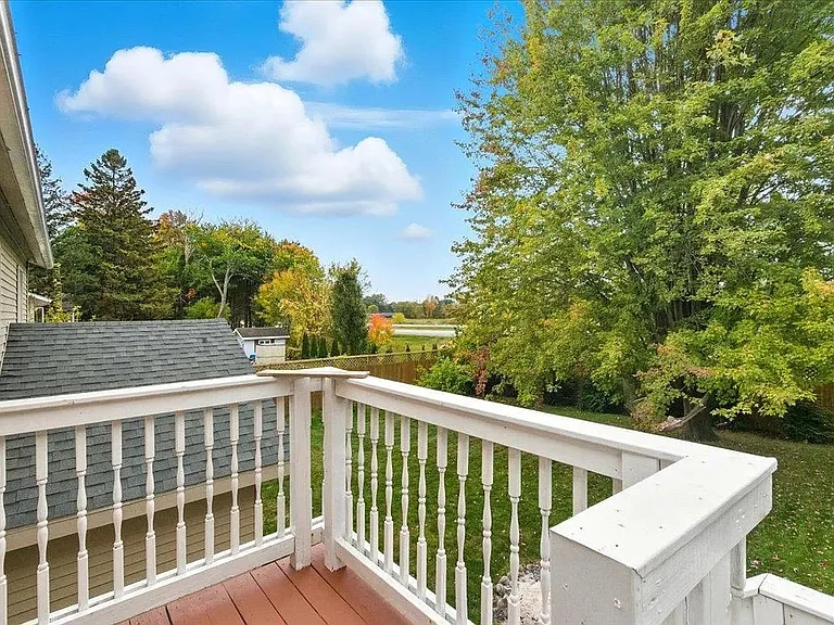 89 Oakwood Dr — Photo 22