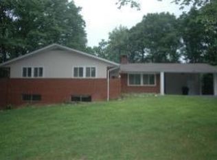 1856 Oak Dr, Salem, VA 24153