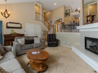 406 Donegal Dr, Smithville, MO 64089