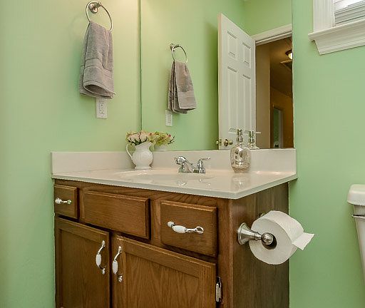 shared bath upstairs