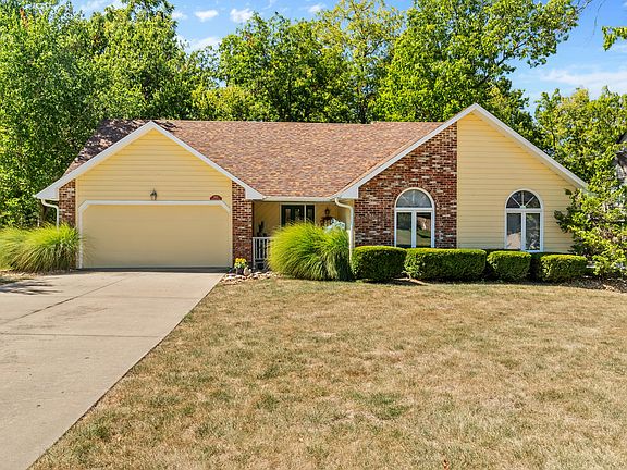 3rd image of 3865 N Williams Court