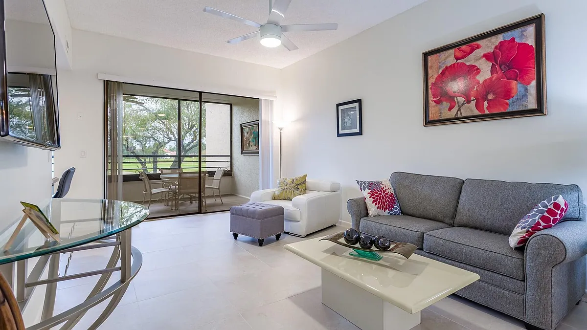 Building Photo - 7460 La Paz Blvd #208