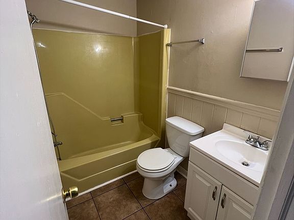 4th image of 801 Gilliam St #5