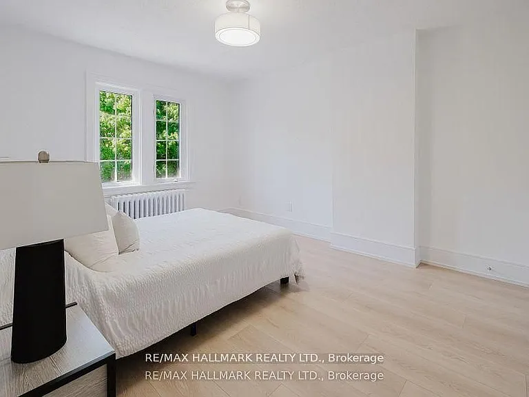 18 Glen Stewart Ave — Photo 12