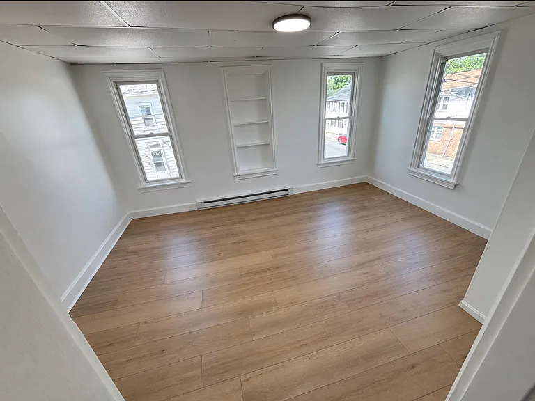 174 E Penn St #1/2 — Photo 3