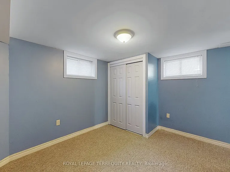 246 Elizabeth St — Photo 12