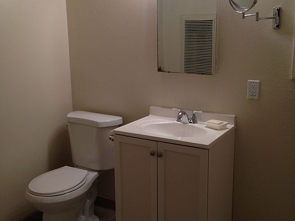 3rd image of 185 Academy Ln