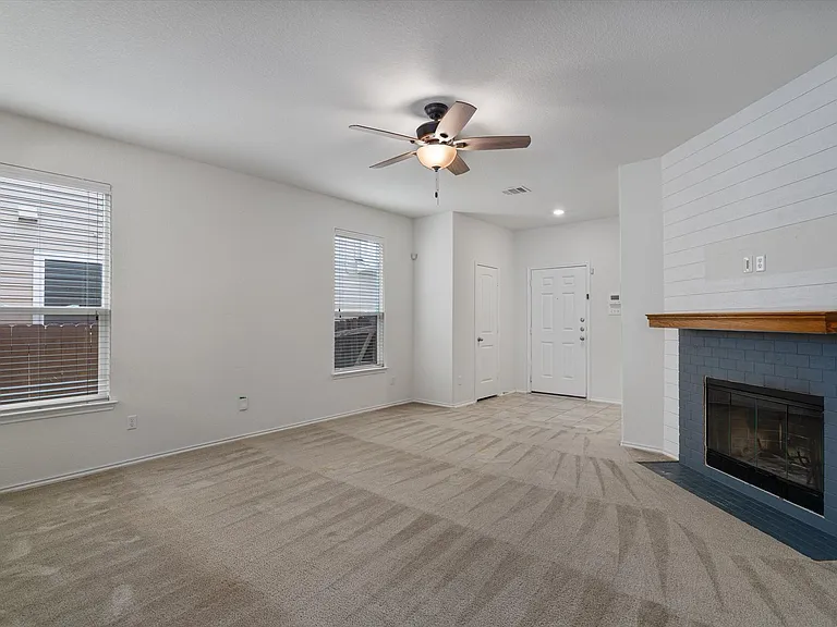 2950 E Old Settlers Blvd #37 — Photo 6
