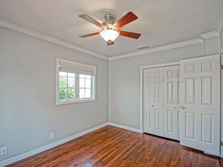 2404 Sebald Ave — Photo 21