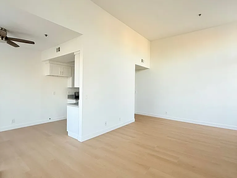 Perfectly situated 2 bedroom and 2 bathroom ! — Photo 69