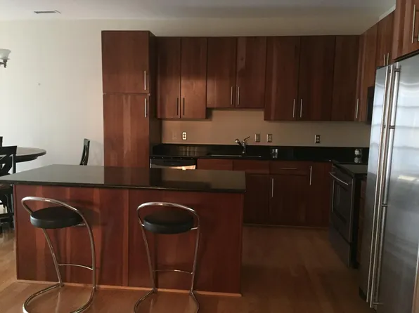 2772 Lighthouse Pt E Unit 303, Baltimore, MD 21224