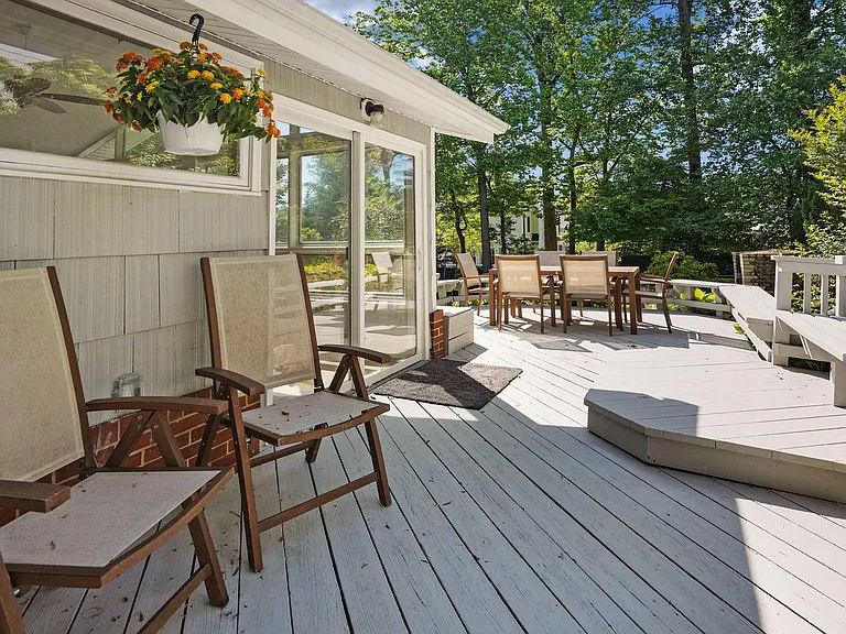 610 Tapawingo Rd SW — Photo 8