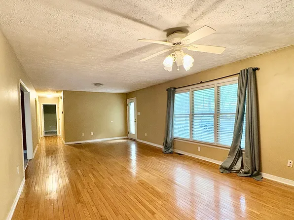 2110 Highland Dr, Powhatan, VA 23139